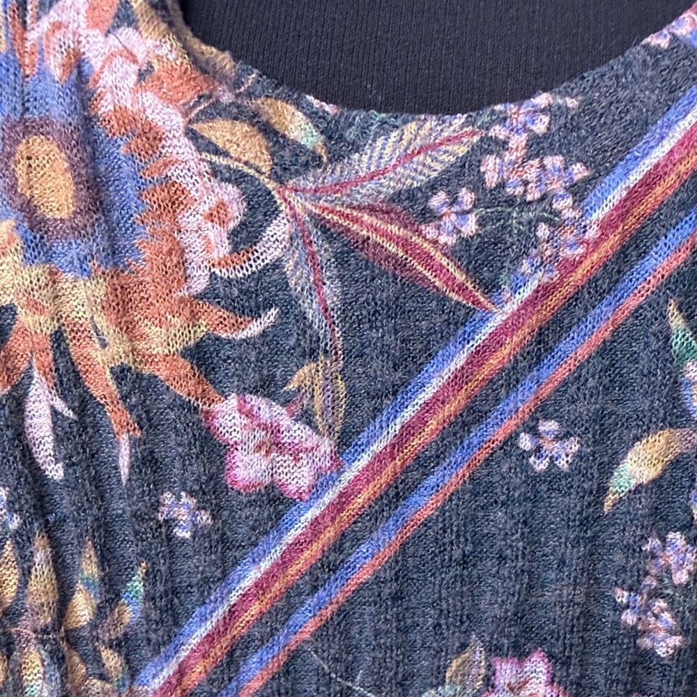 Soft Surroundings Alisanna floral print knit tunic top size L - Picture 5 of 10